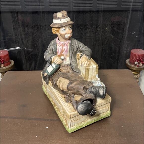 Melody in Motion Willie the Hobo Hand Painted Porcelain - Picture 5 of 9